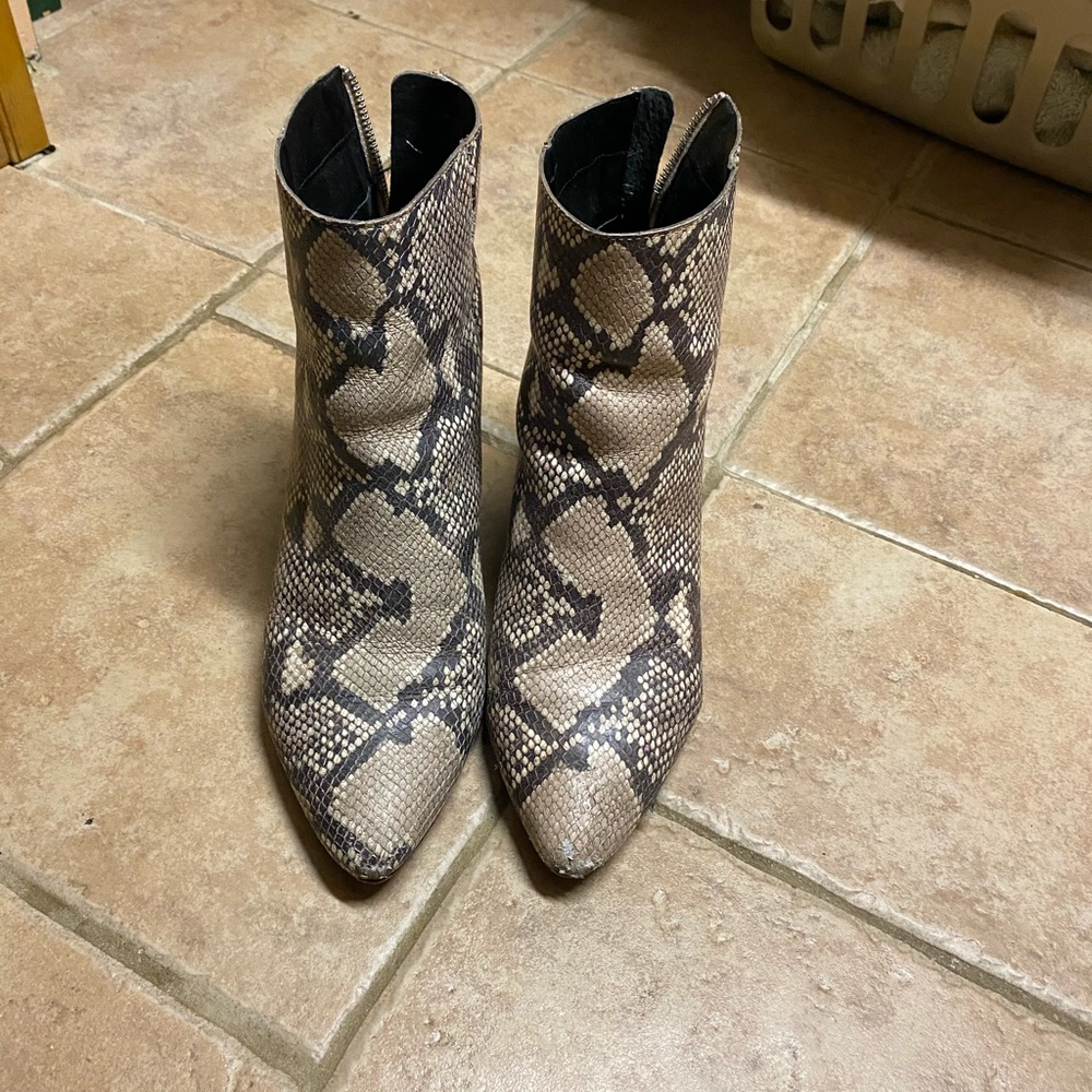 Dolce Vita Shanta Booties